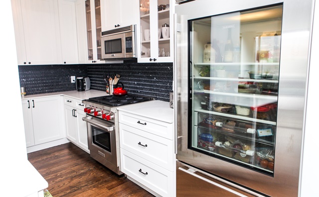 Wonderful Mix of Modern and Country Kitchen with Red accents