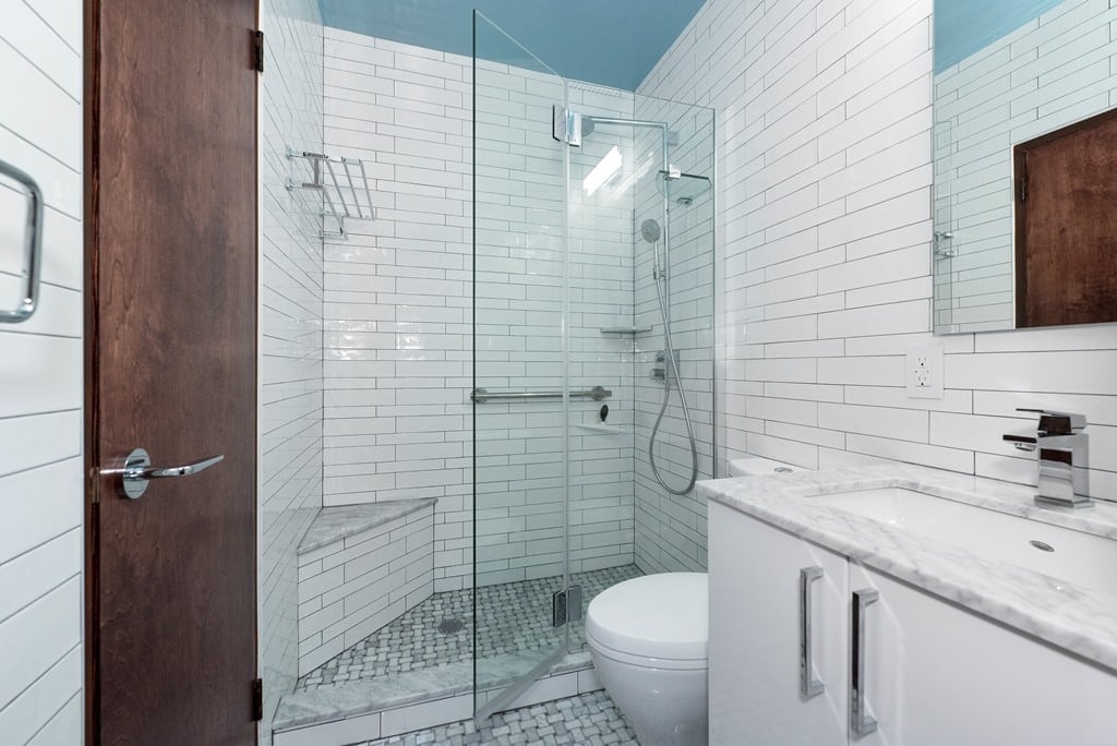 3 Great Reasons to Choose a Walk-In Shower For Your Bathroom