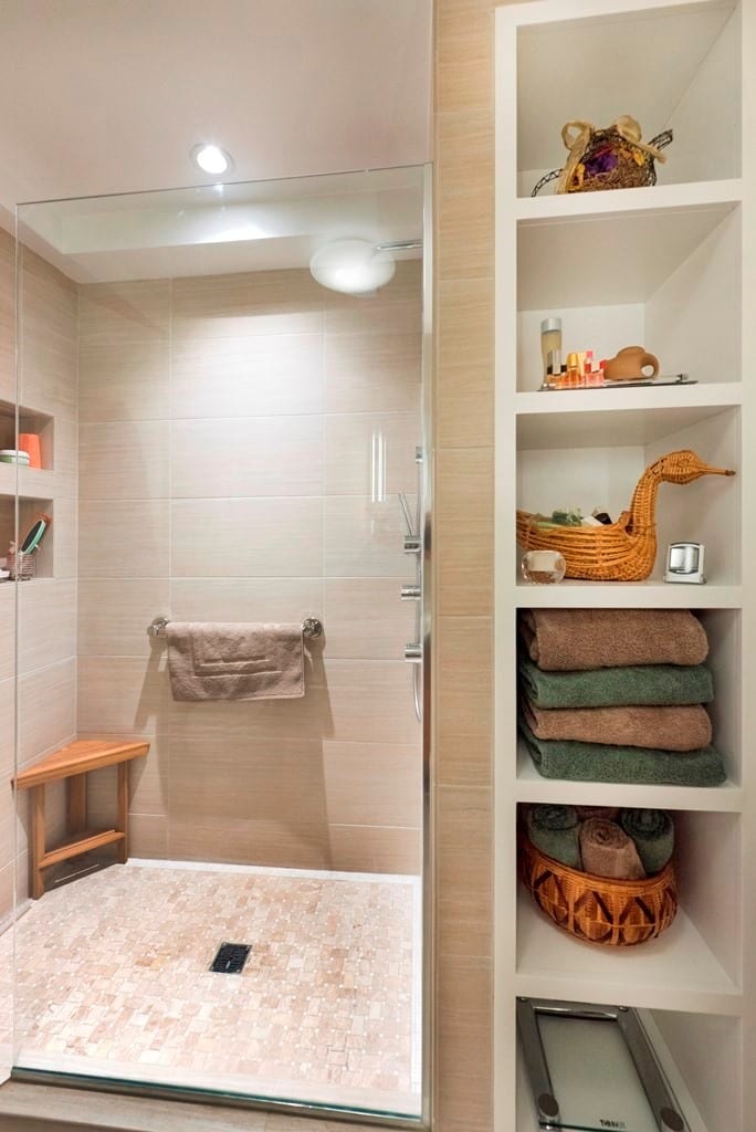 5 Tub and Shower Storage Tips