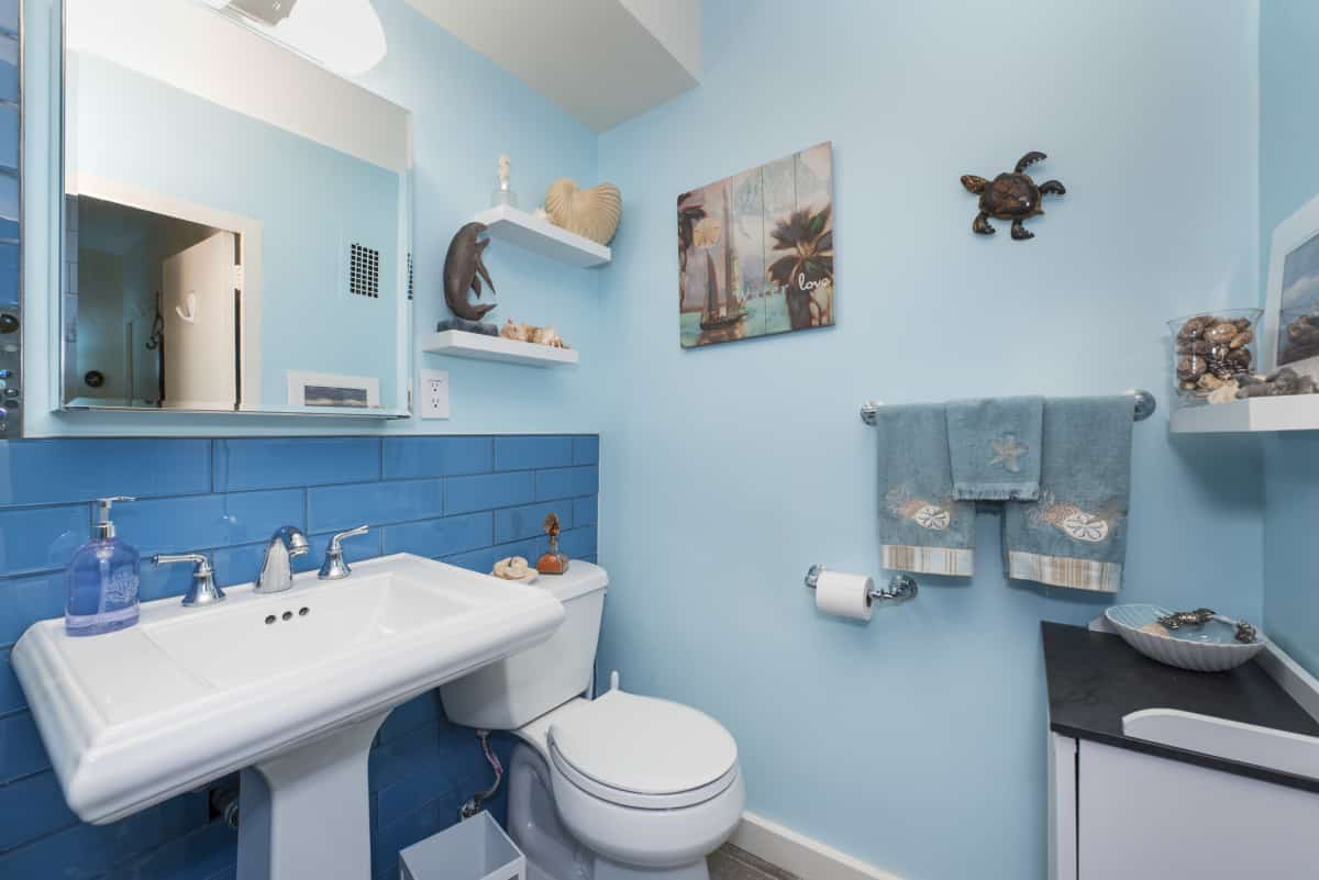 Get Inspired by This Blue Oceanic Design for Your NYC Bathroom