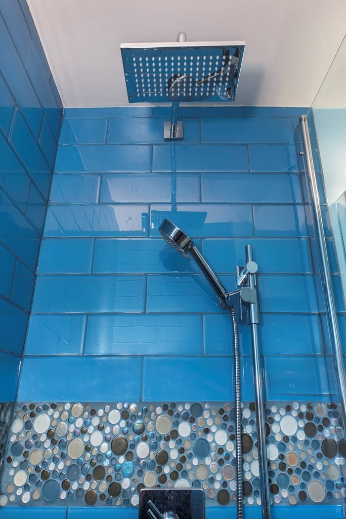 Get Inspired by This Blue Oceanic Design for Your NYC Bathroom