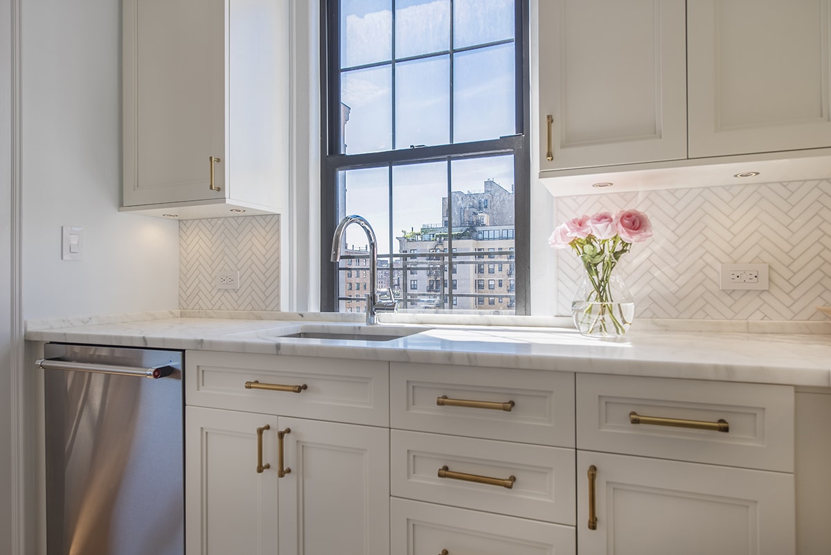 174 West 76th Street 13J Kitchen2