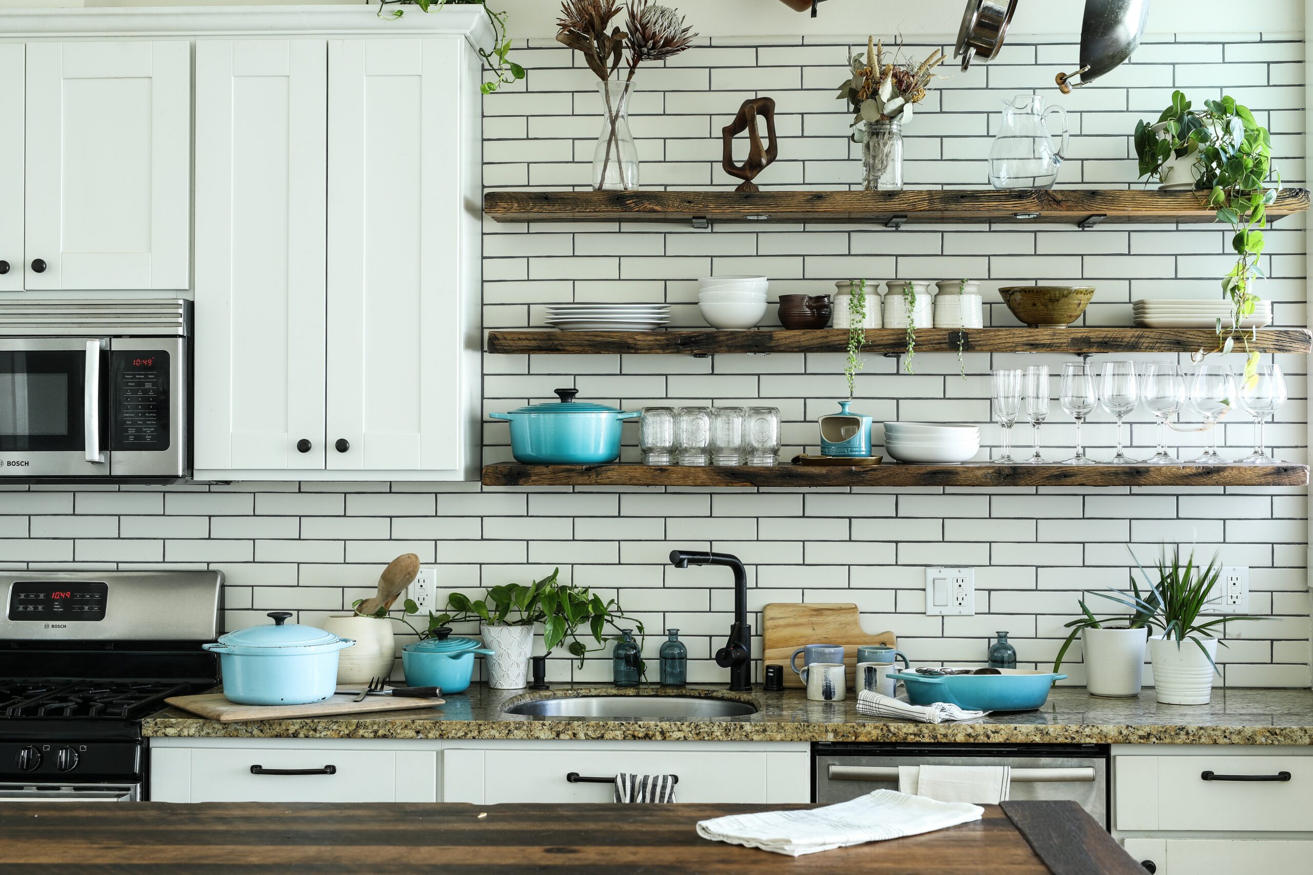 Houseplants and Health: Improving the Air Quality of Your Apartment