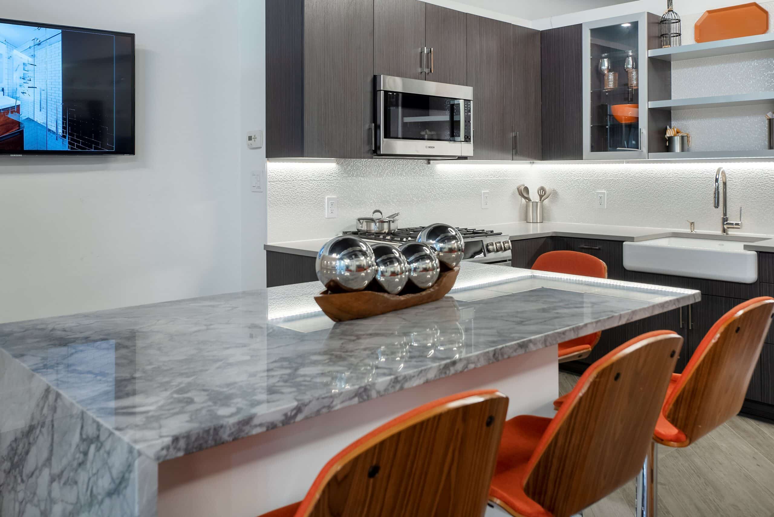 Kitchen Islands: The Hub of Happiness