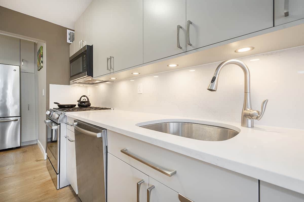 140 West End Avenue 19G Kitchen4