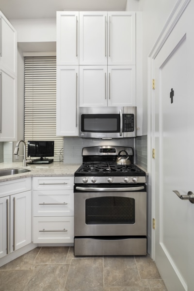 white kitchen engineered quartz