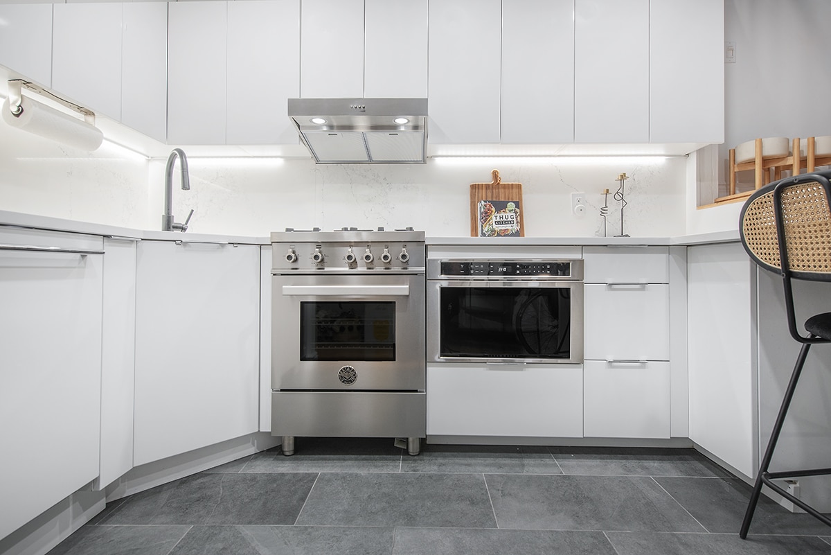 kitchen lightening, oven, white cabinets