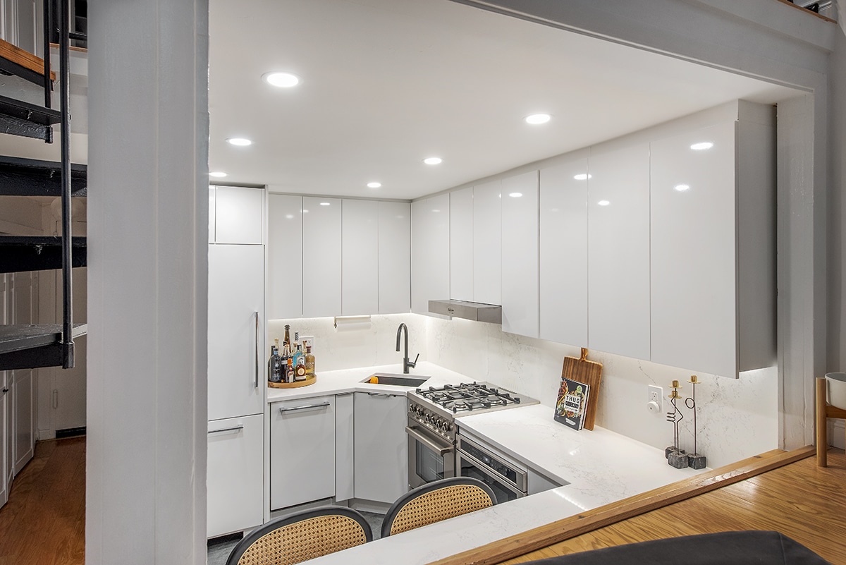 kitchen lightening, oven, white cabinets