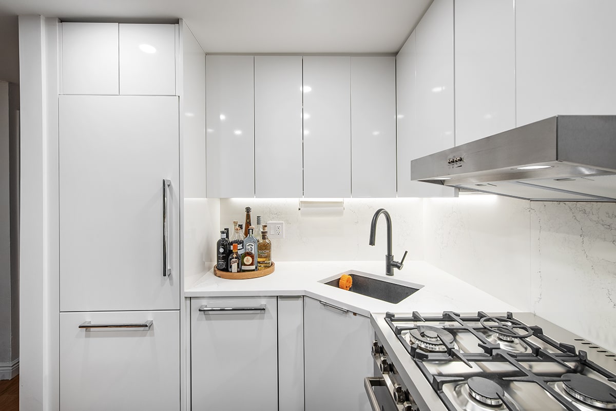 kitchen lightening, oven, white cabinets