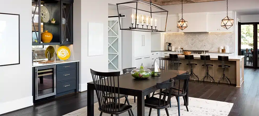 open concept kitchen with dinning area