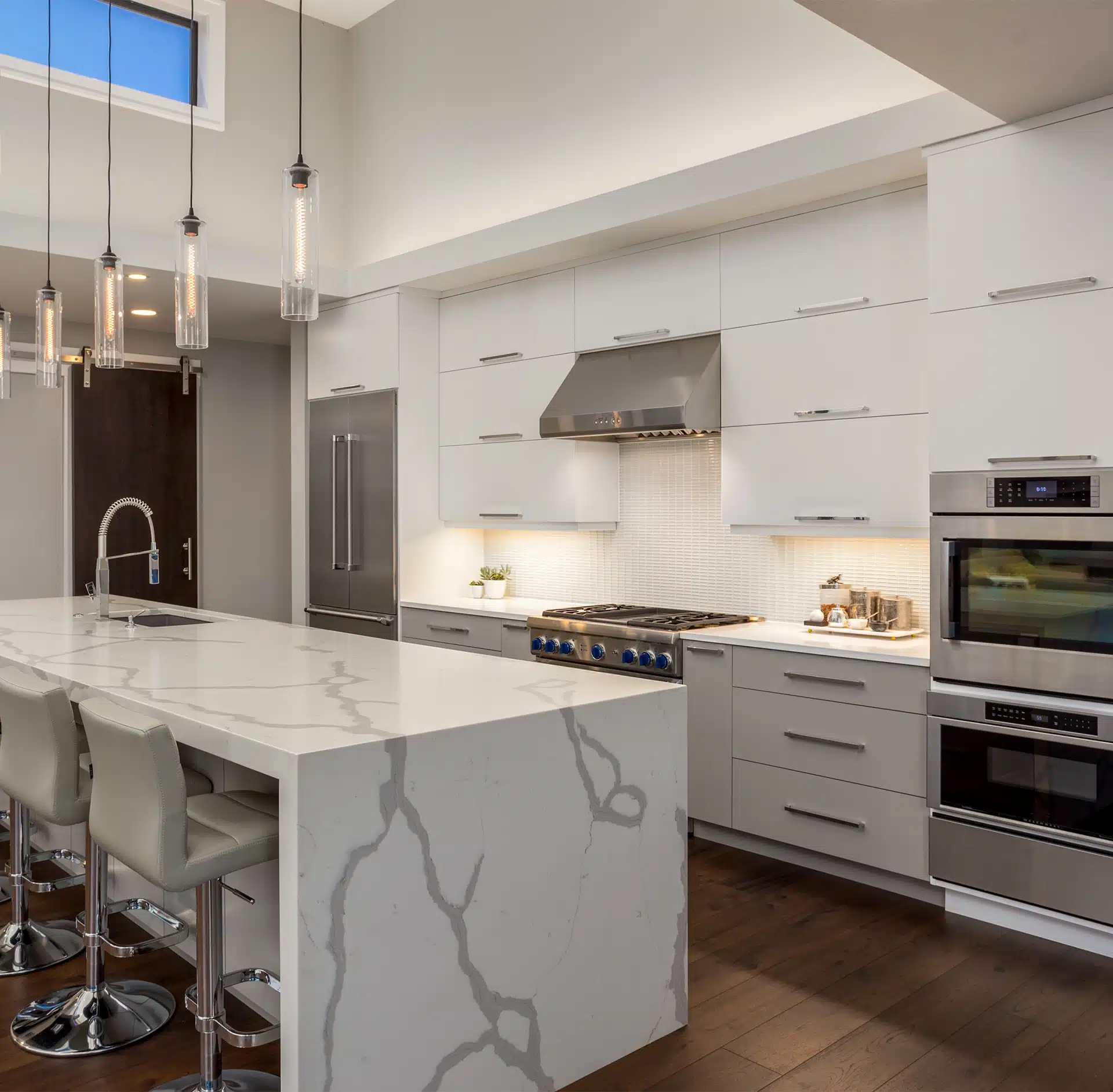 Beautiful Modern Kitchen In New Luxury Home