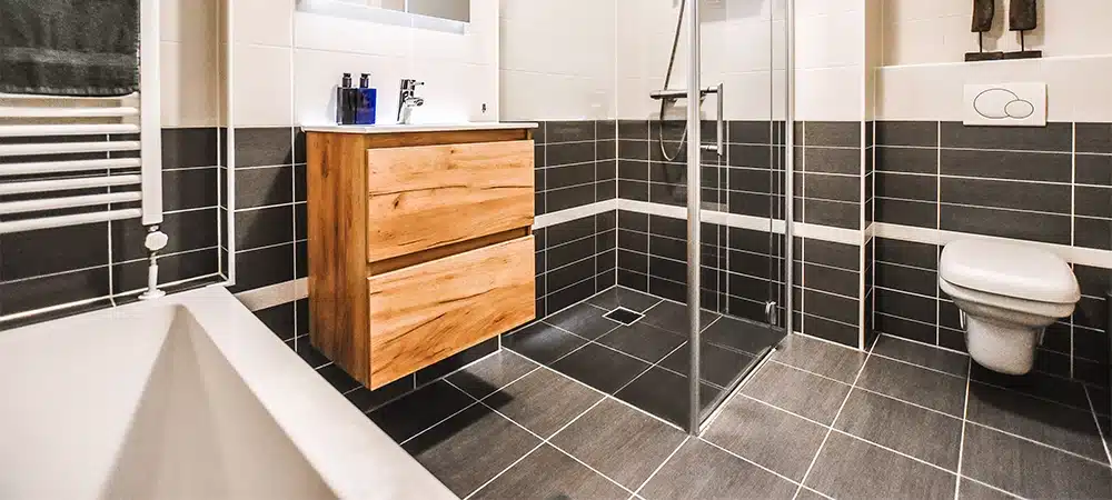 Luxury interior design of a bathroom with marble walls