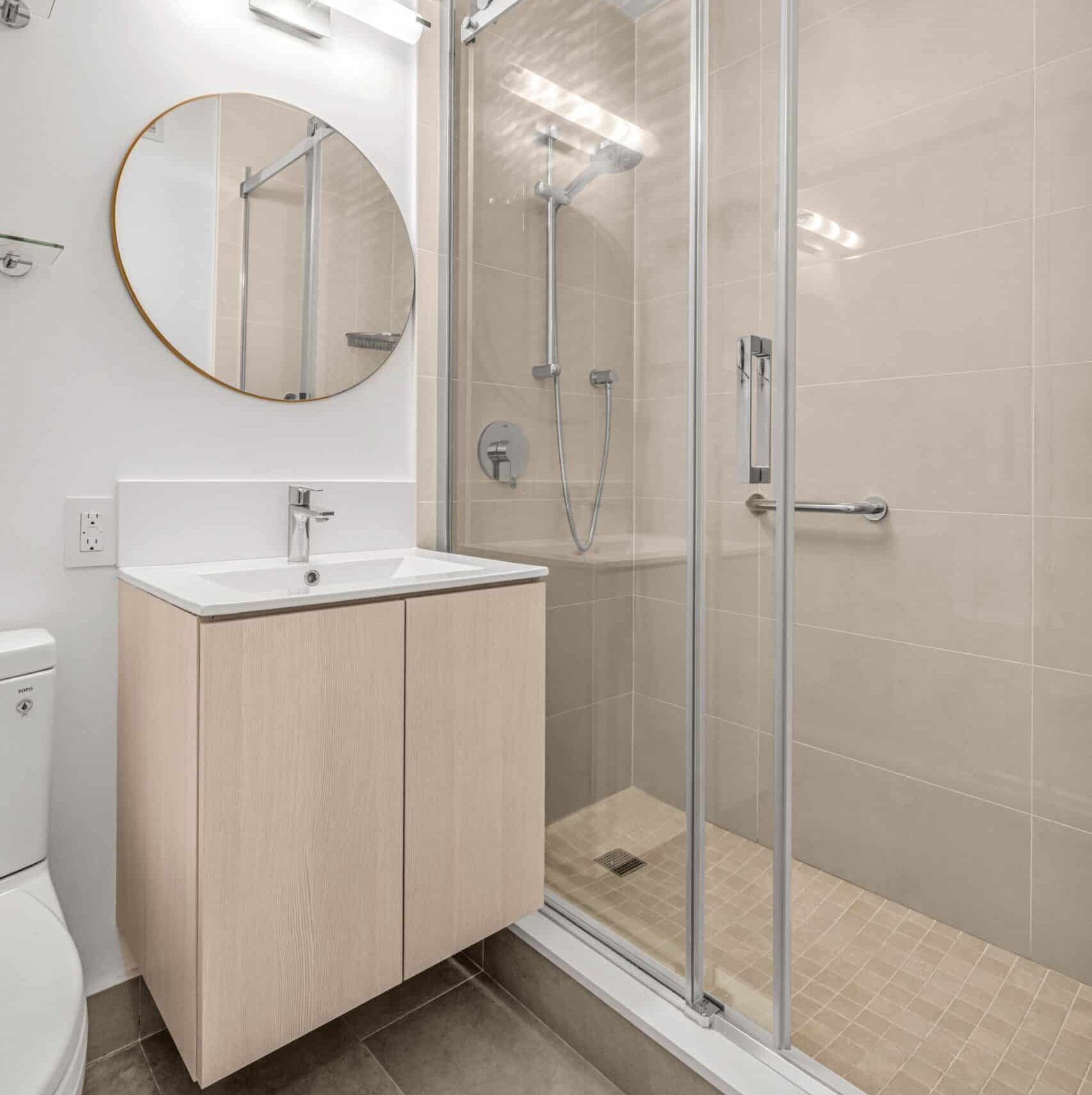 115 e 9 #12R Bath2